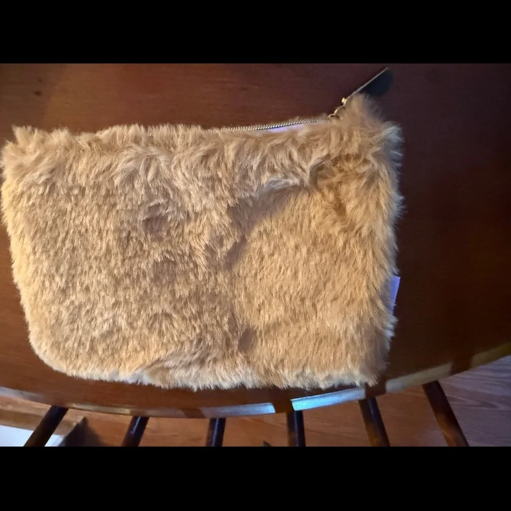 💙 4/$20 Ipsy Tan Faux Fur Cosmetics Bag
